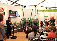 101021wwfbooth1.jpg